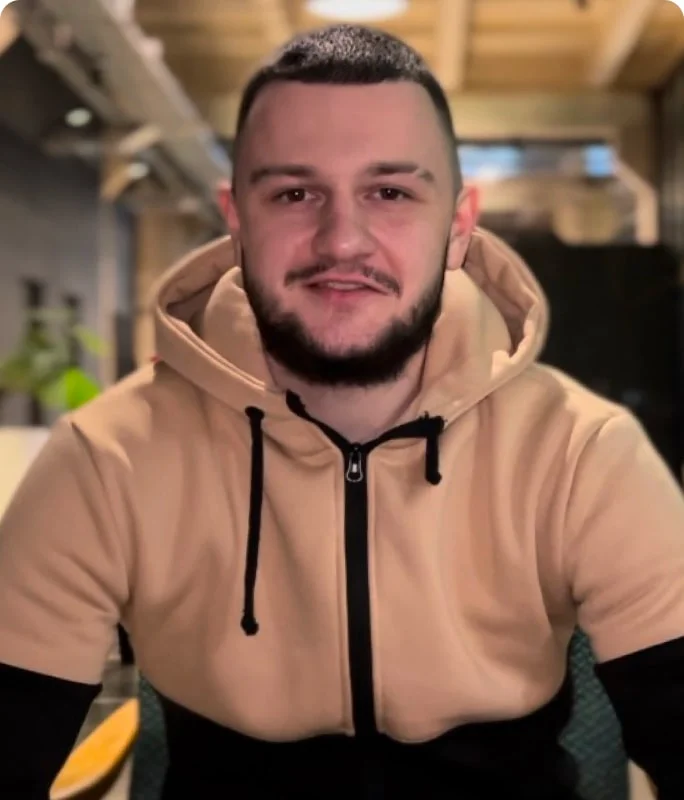 Торос Максим